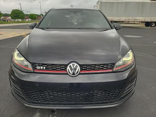 2016 Volkswagen Golf GTI 2.0T SE 4-Door