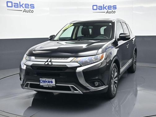 Labrador Black Metallic 2019 Mitsubishi Outlander GT