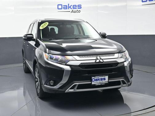 Labrador Black Metallic 2019 Mitsubishi Outlander GT