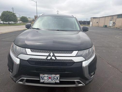 Labrador Black Metallic 2019 Mitsubishi Outlander GT