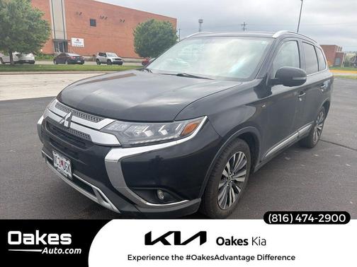 Labrador Black Metallic 2019 Mitsubishi Outlander GT