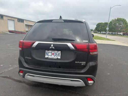 Labrador Black Metallic 2019 Mitsubishi Outlander GT