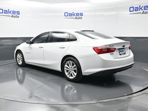 2017 Chevrolet Malibu 1LT