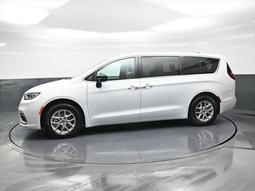2025 Chrysler Pacifica L
