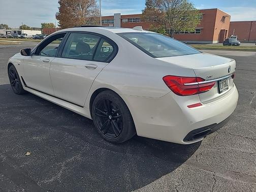 2016 BMW 750 i xDrive