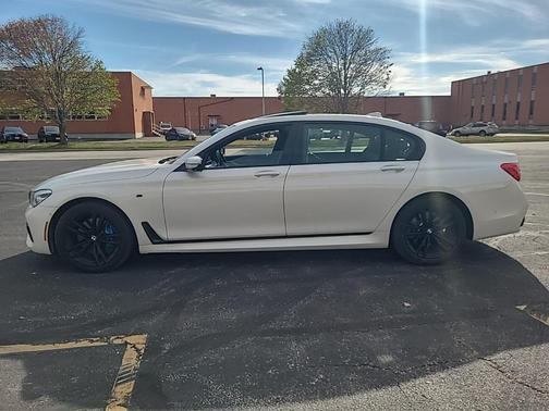 2016 BMW 750 i xDrive