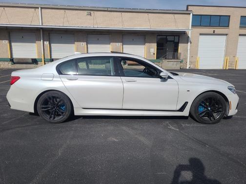 2016 BMW 750 i xDrive