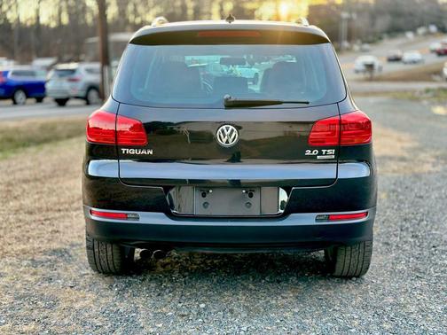 2012 Volkswagen Tiguan 2.0T SE 4MOTION