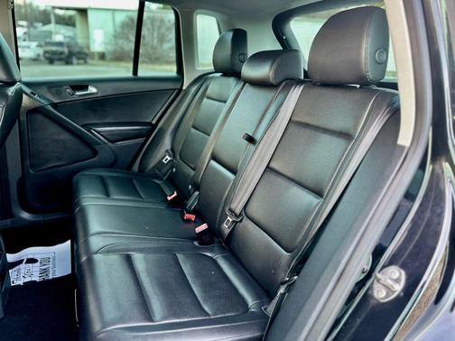 2012 Volkswagen Tiguan 2.0T SE 4MOTION