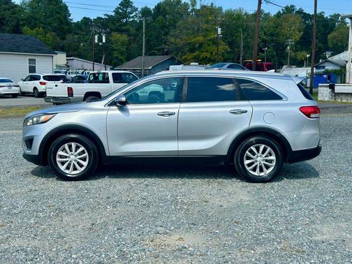 2018 Kia Sorento LX