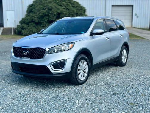 2018 Kia Sorento LX