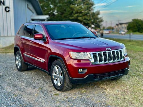 Red 2012 Jeep Grand Cherokee Laredo