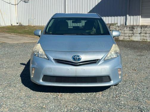 2014 Toyota Prius v Two