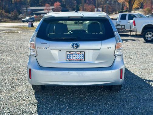 2014 Toyota Prius v Two