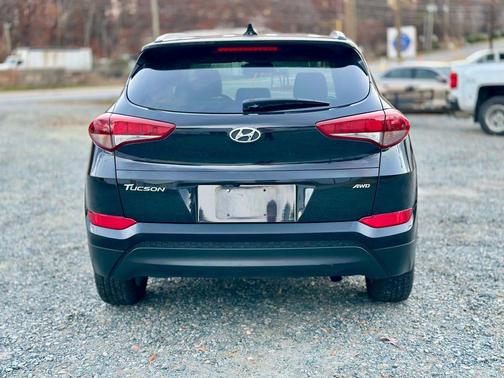 2017 Hyundai TUCSON SE Plus