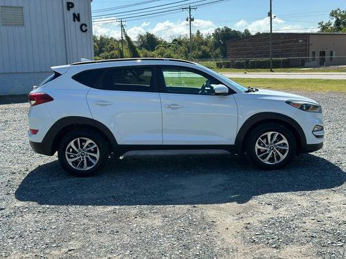 2017 Hyundai TUCSON SE Plus