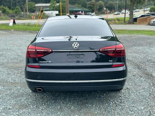 2018 Volkswagen Passat 2.0T SE
