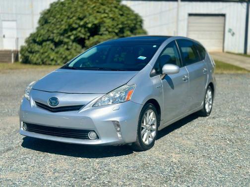 2012 Toyota Prius v Two