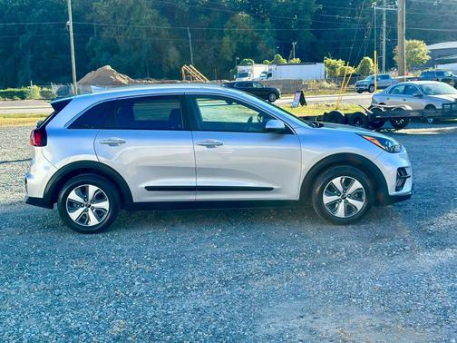 2020 Kia Niro LX