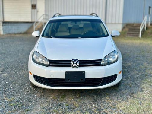 White 2013 Volkswagen Jetta SportWagen SE