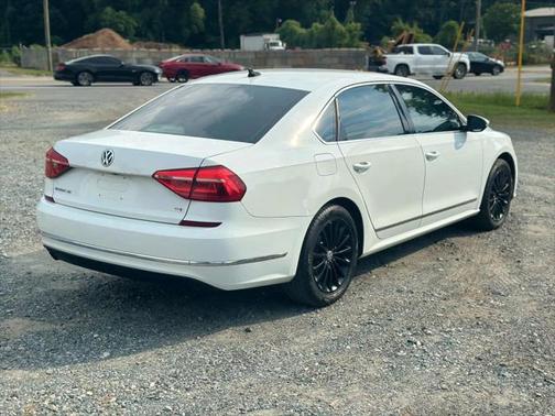 2016 Volkswagen Passat 1.8T SE