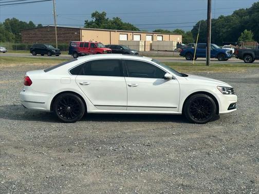 2016 Volkswagen Passat 1.8T SE