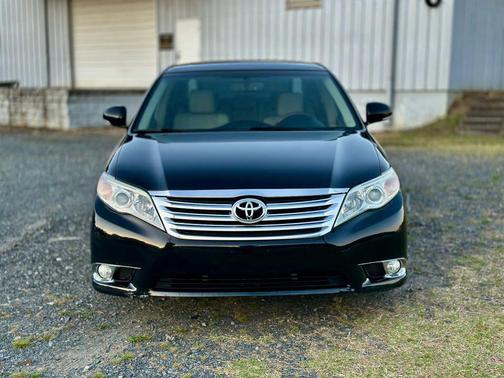 Black 2012 Toyota Avalon Limited