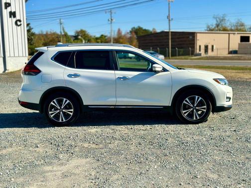 2017 Nissan Rogue SL