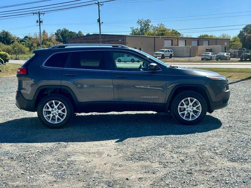 2015 Jeep Cherokee Sport