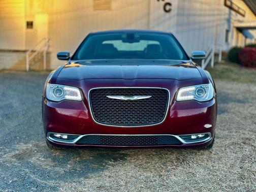 2016 Chrysler 300C Base