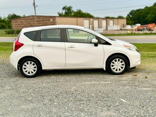 White 2015 Nissan Versa Note SV