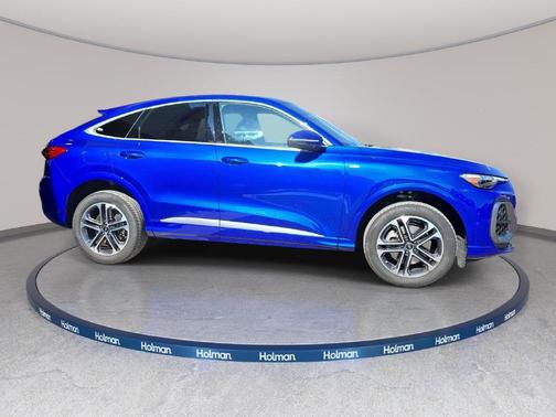 Ultra Blue Metallic 2025 Audi Q5 2.0T Premium