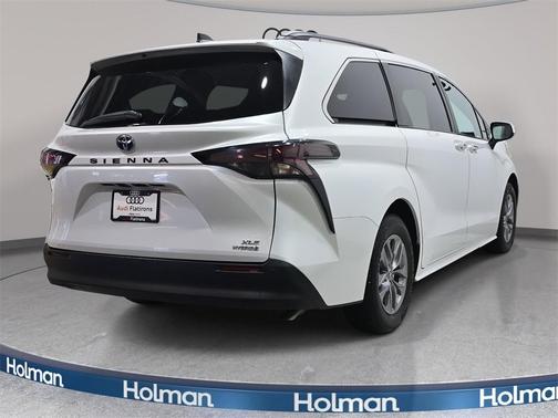 2023 Toyota Sienna XLE