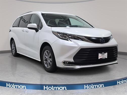 2023 Toyota Sienna XLE