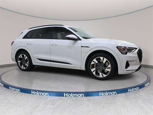 2022 Audi e-tron Premium