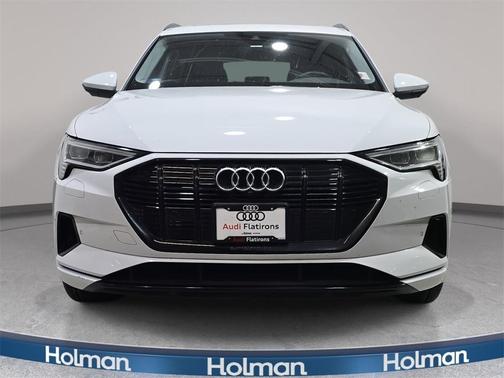 2022 Audi e-tron Premium