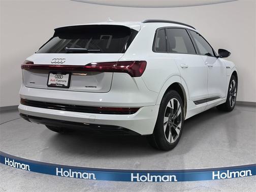 2022 Audi e-tron Premium