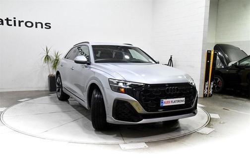 2025 Audi Q8 55 Premium