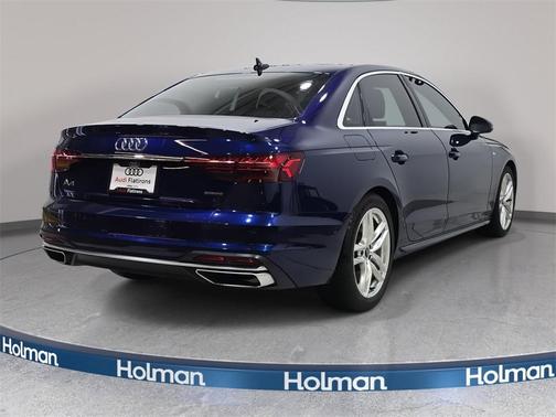 2022 Audi A4 45 S line Prestige