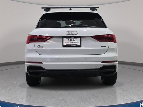 2022 Audi Q3 45 S line Premium