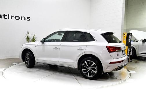 2022 Audi Q5 45 S line Premium Plus