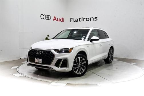 2022 Audi Q5 45 S line Premium Plus