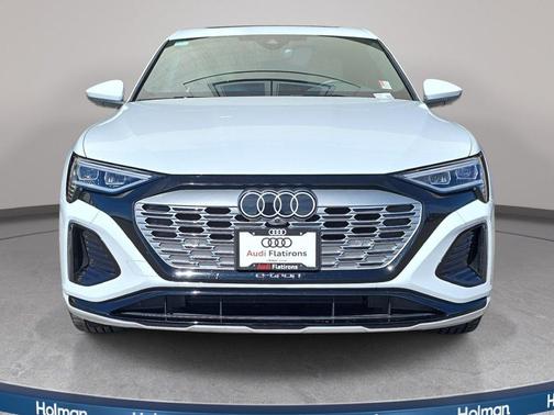 Glacier White Metallic 2024 Audi Q8 e-tron S line Premium