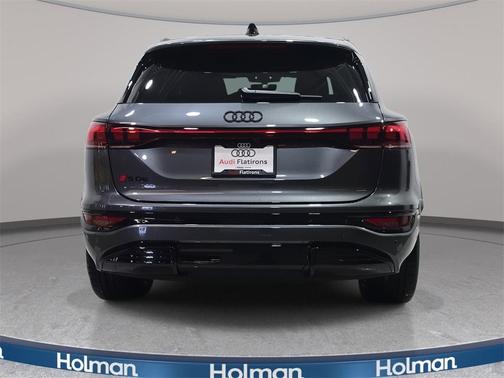 2025 Audi SQ6 e-tron Premium