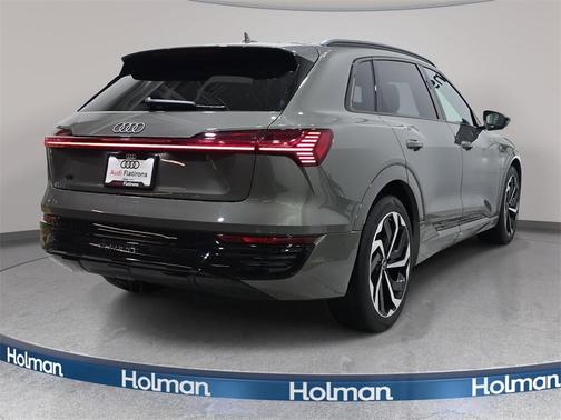 2024 Audi Q8 e-tron Premium
