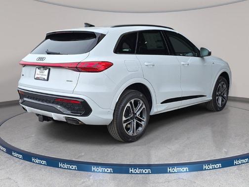 White 2026 Audi Q5