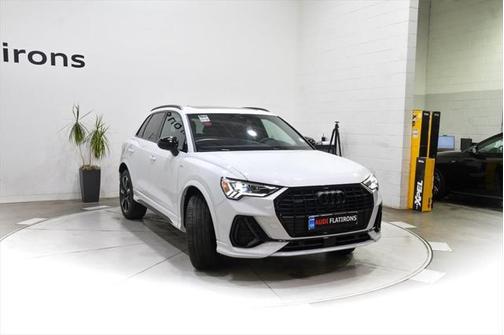 2025 Audi Q3 Premium 45 TFSI S line quattro Tiptronic