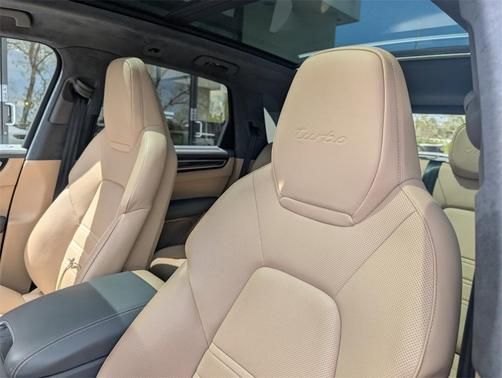 2023 Porsche Cayenne Turbo