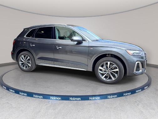 Daytona Gray Pearl Effect 2023 Audi Q5 45 S line quattro Premium