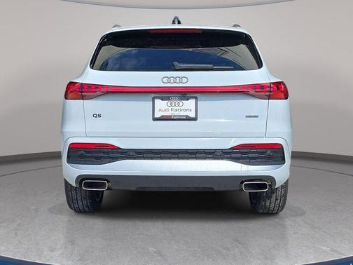 Glacier White Metallic 2025 Audi Q5 2.0T quattro Premium